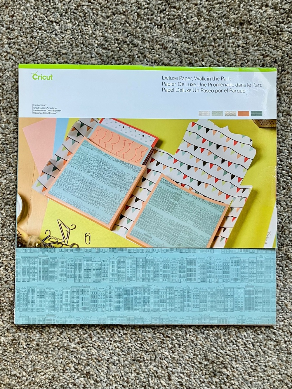 Cricut Deluxe Paper Walk in the Park Brand New